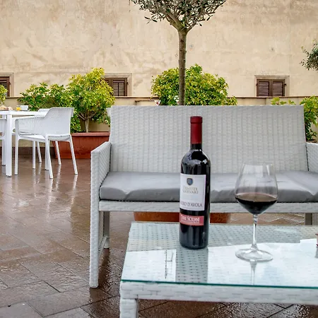 Hotel San Domenico By Badia Nuova 3*