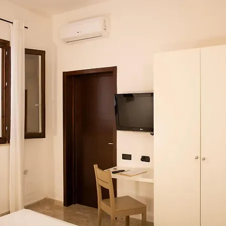 Hotel San Domenico By Badia Nuova 3*